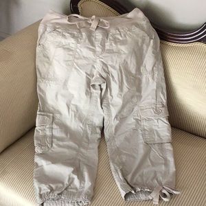 Calvin Klein Khaki Capri Pants - Size S.